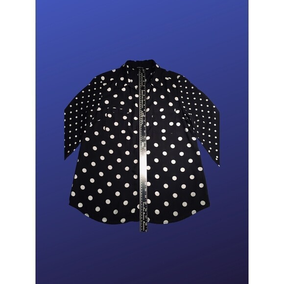 RELATIVITY Roll Tab Button Up Top Blouse, BLACK/WHITE POLKA DOT, Size M, NWOT - Picture 6 of 9